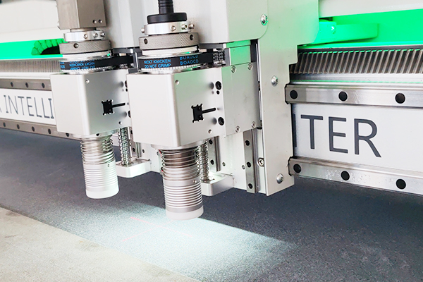 得马F11-1625高速裁切机