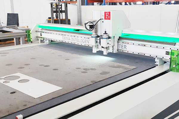 得马F11高速裁切机