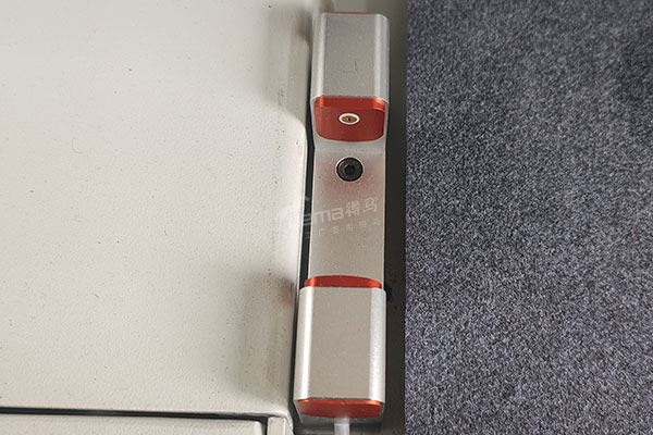 得马高速裁切机F11-1625激光对刀仪